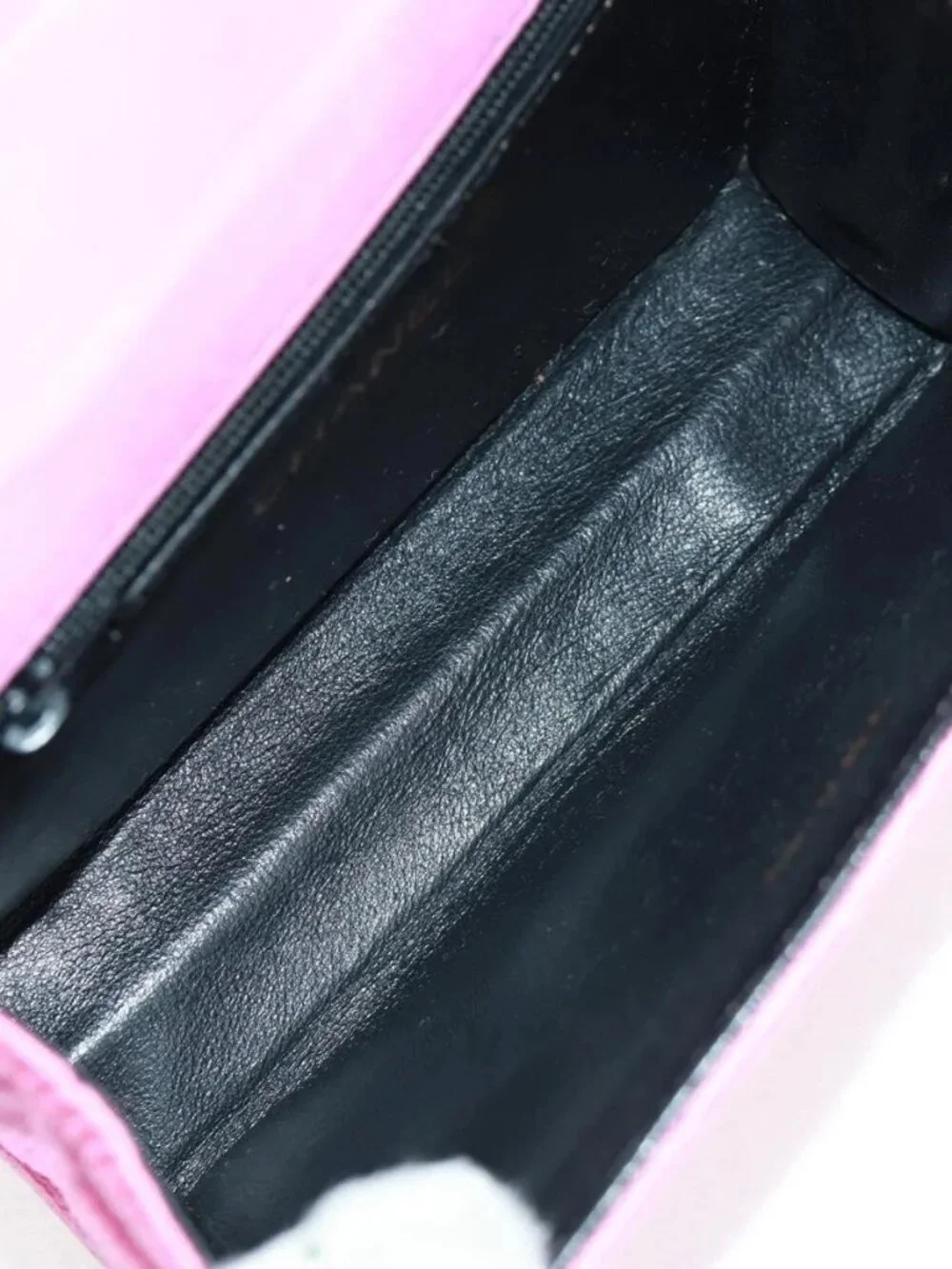 CHANEL brand	chanel color	pink